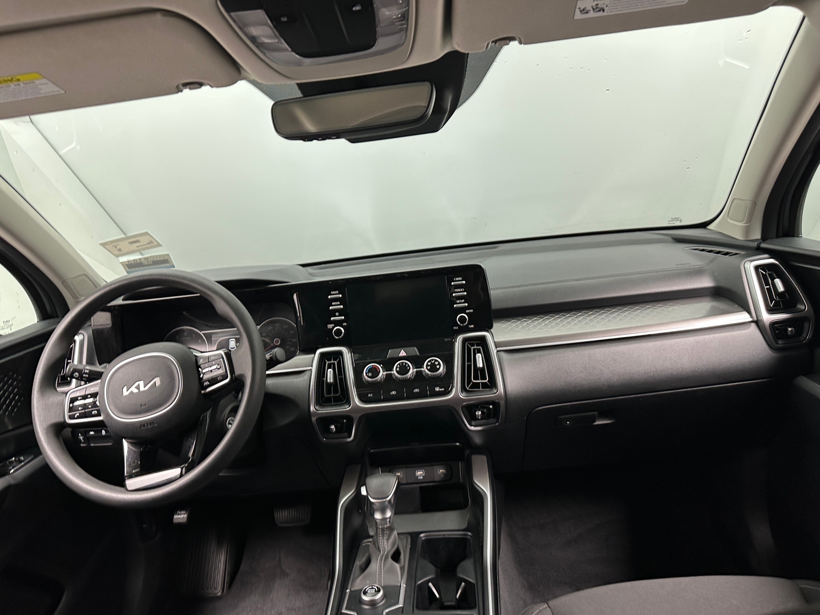 Thumbnail: 2023 Kia Sorento - 3