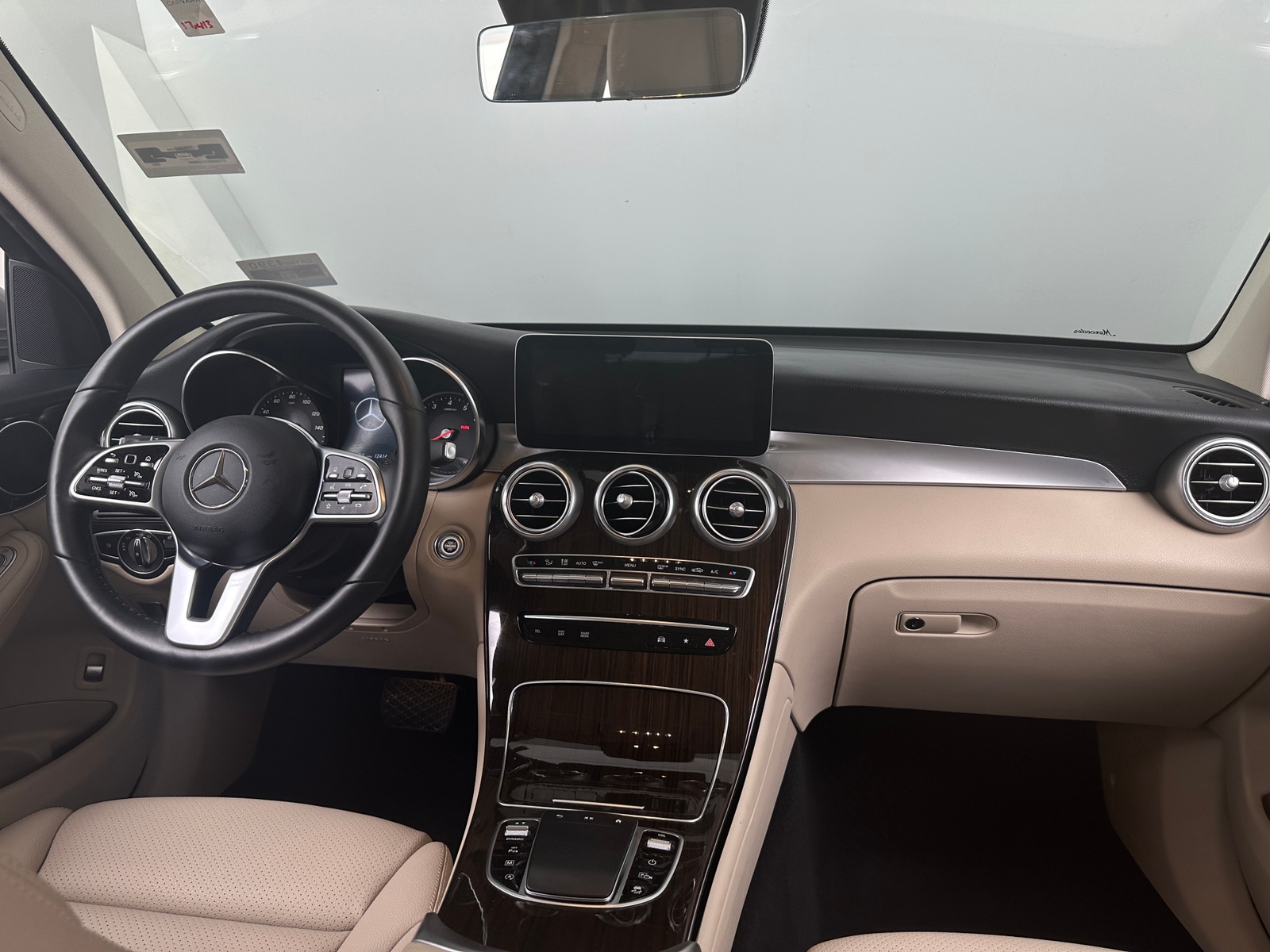 Thumbnail: 2022 Mercedes-Benz GLC - 2