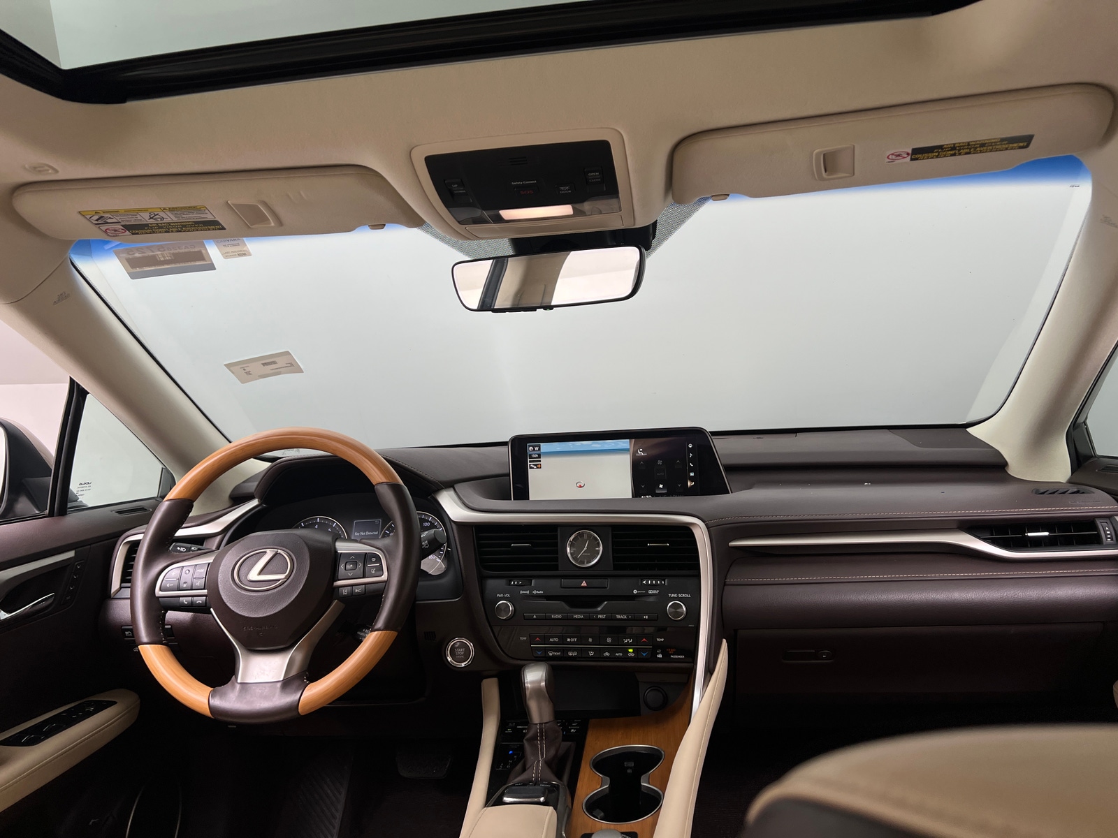 Thumbnail: 2017 Lexus RX - 3