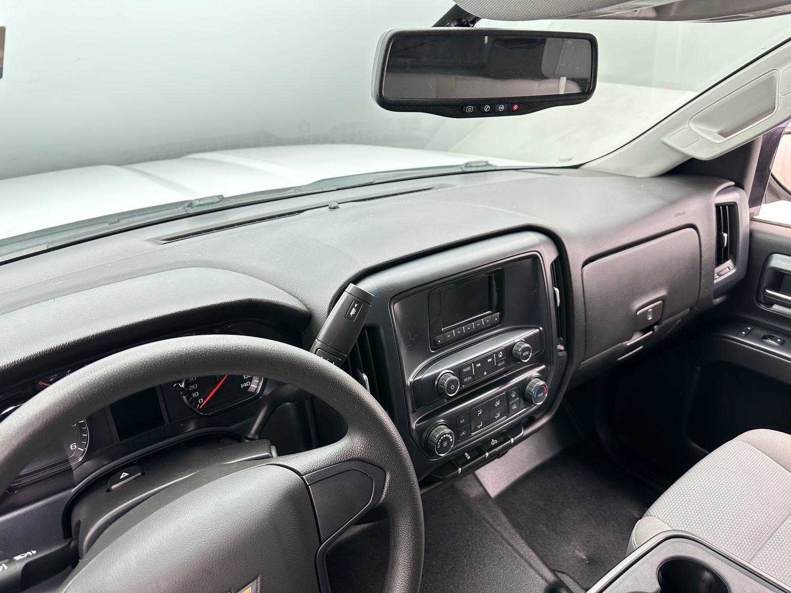 Thumbnail: 2015 Chevrolet Silverado 1500 - 3