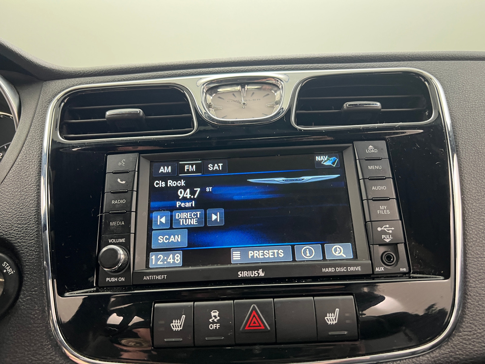 Thumbnail: 2014 Chrysler 200 - 3