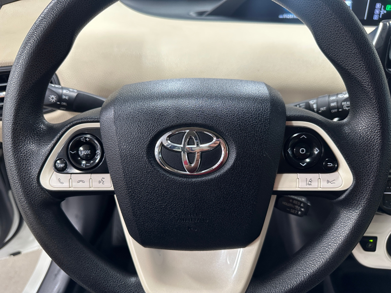 Thumbnail: 2017 Toyota Prius - 5