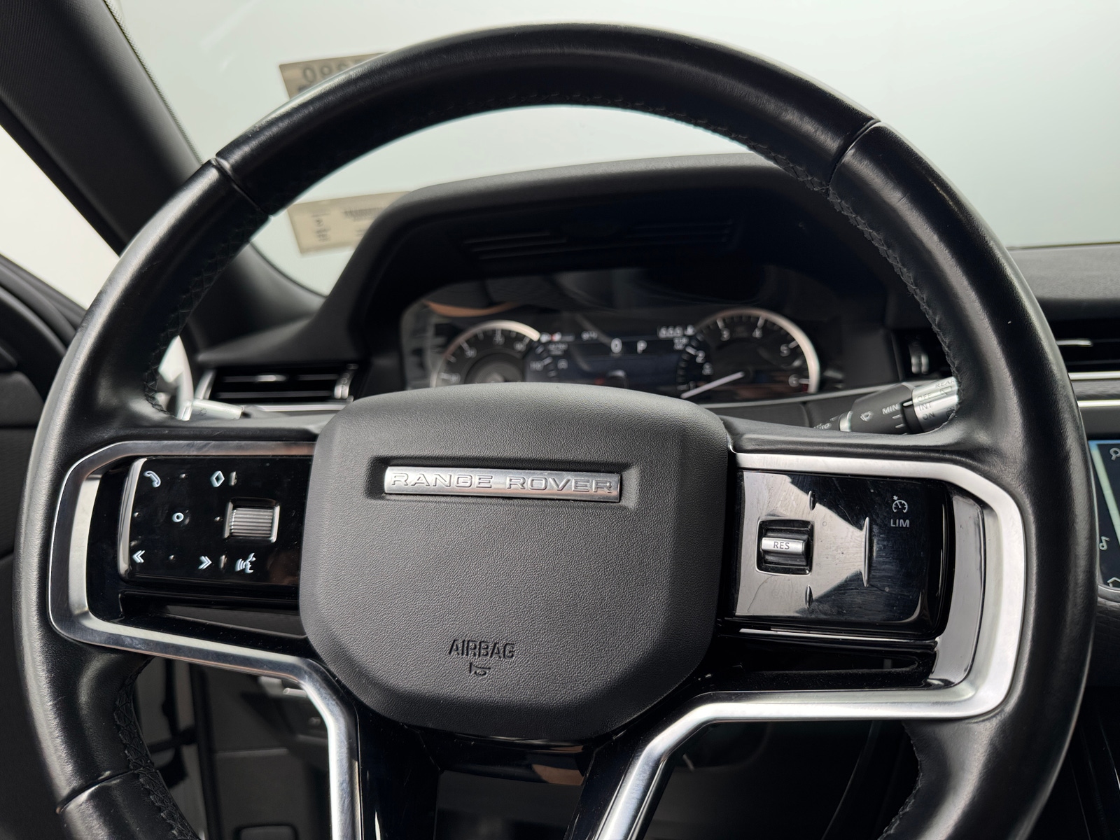 Thumbnail: 2021 Land Rover Range Rover Evoque - 4