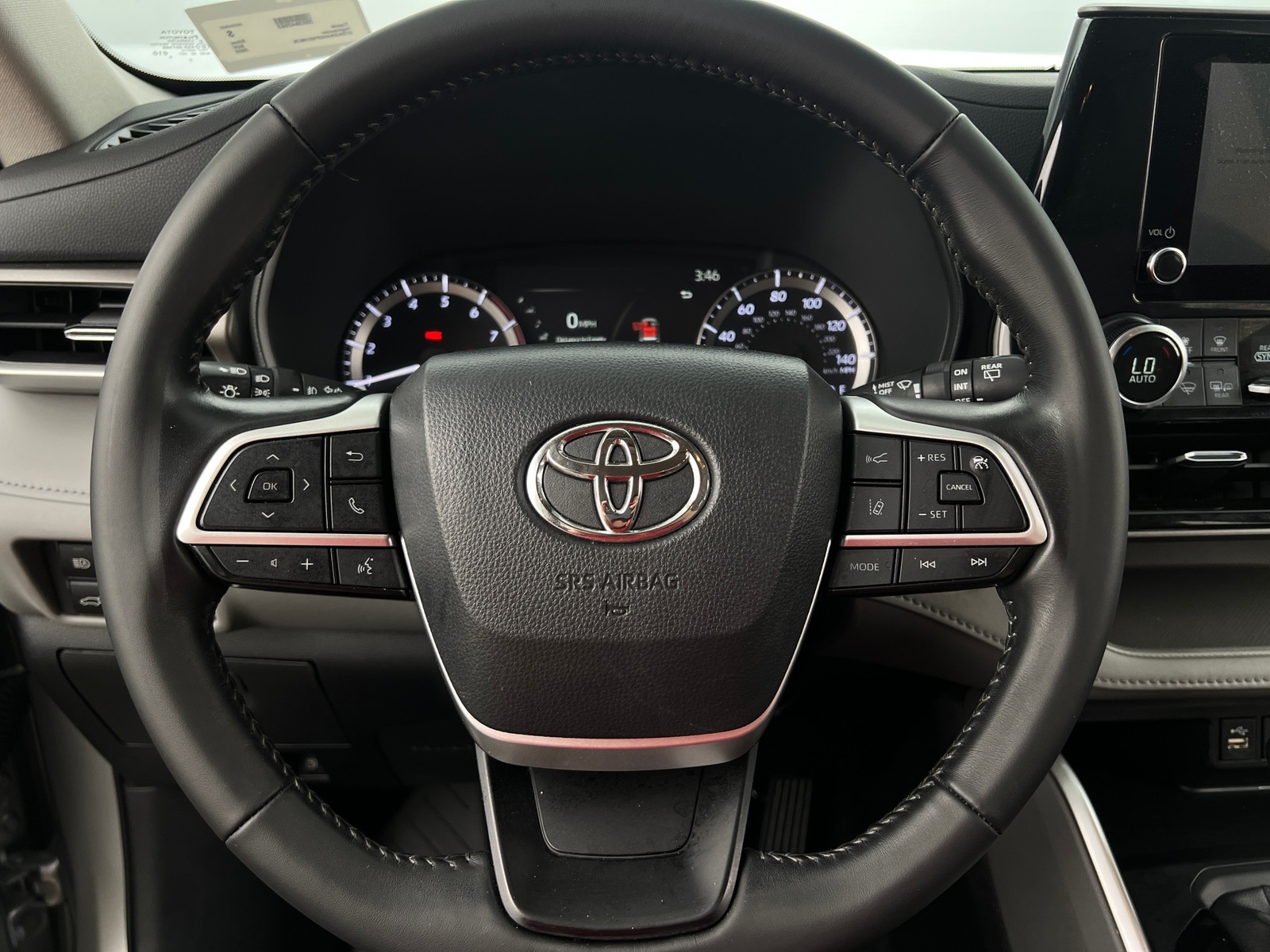 Thumbnail: 2023 Toyota Highlander - 5