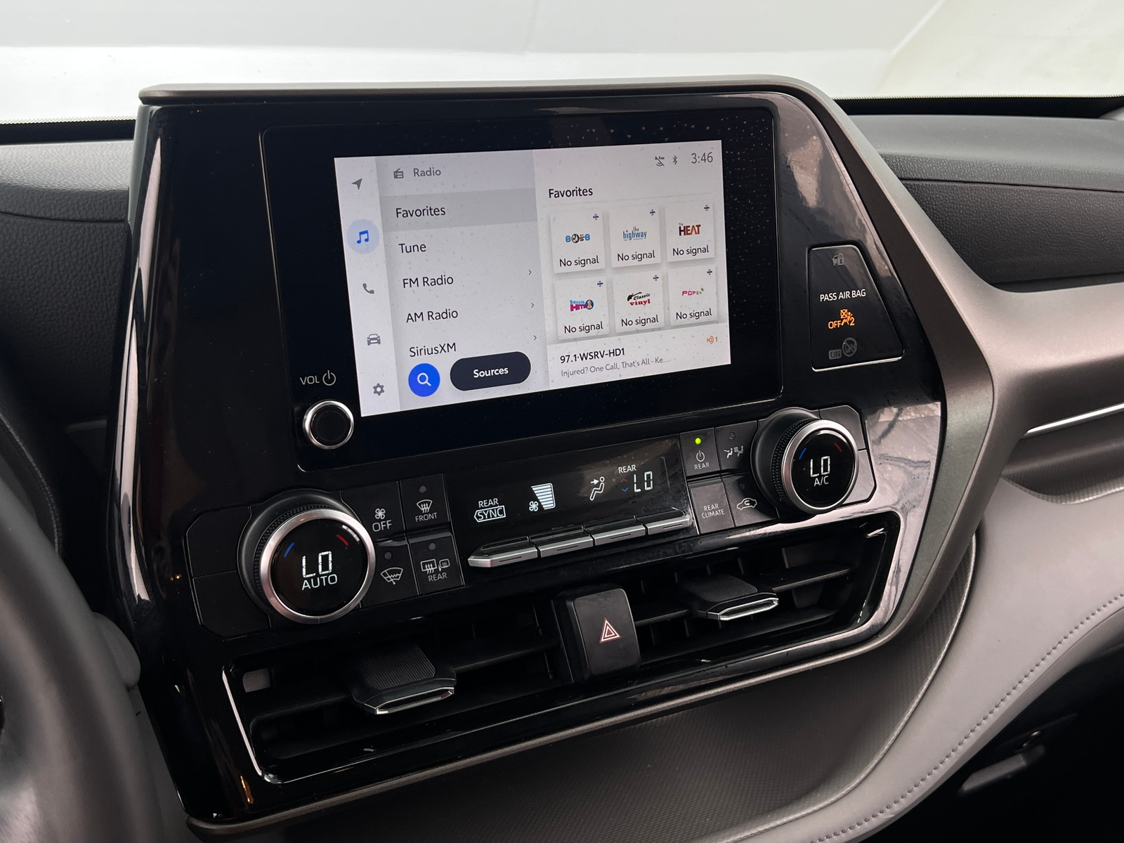 Thumbnail: 2023 Toyota Highlander - 4
