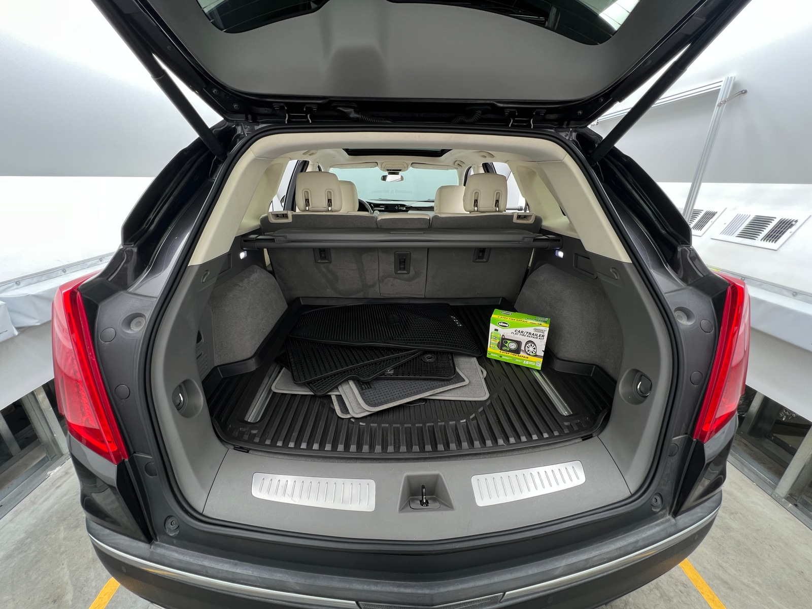 Thumbnail: 2017 Cadillac XT5 - 6