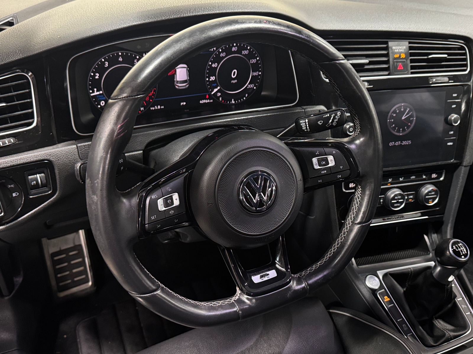 Thumbnail: 2019 Volkswagen Golf - 4
