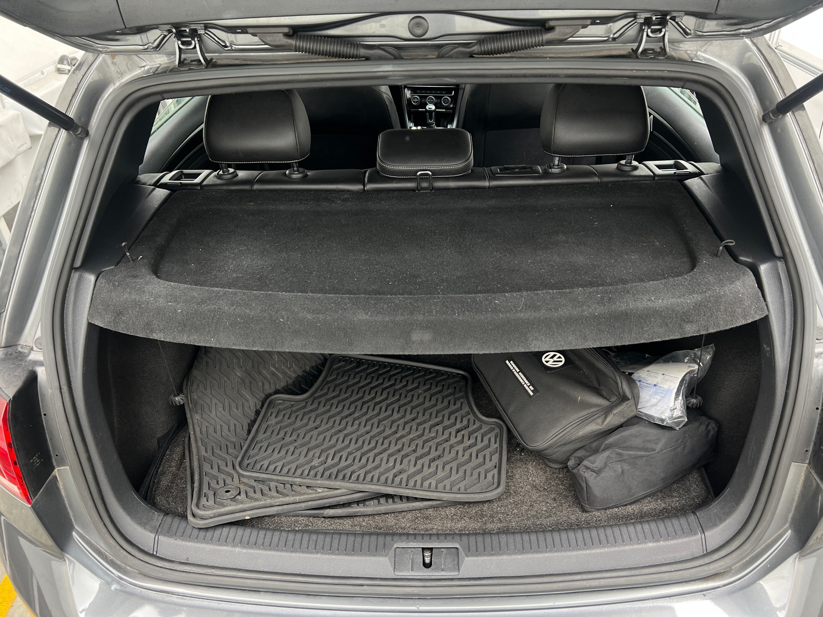 Thumbnail: 2019 Volkswagen Golf - 6