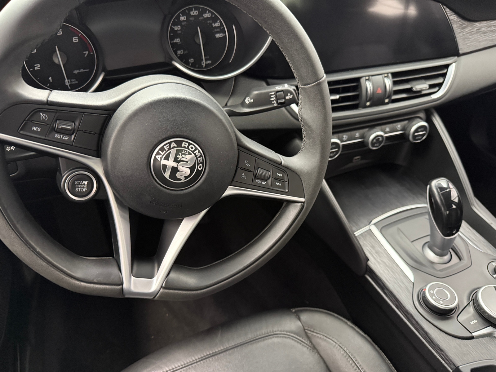 Thumbnail: 2019 Alfa Romeo Giulia - 4