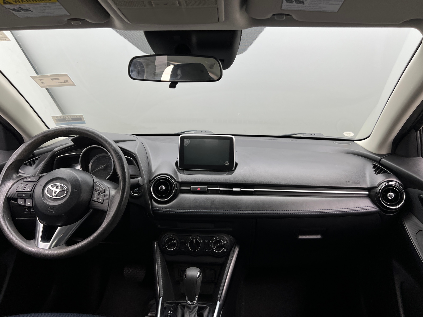 Thumbnail: 2017 Toyota Yaris iA - 3