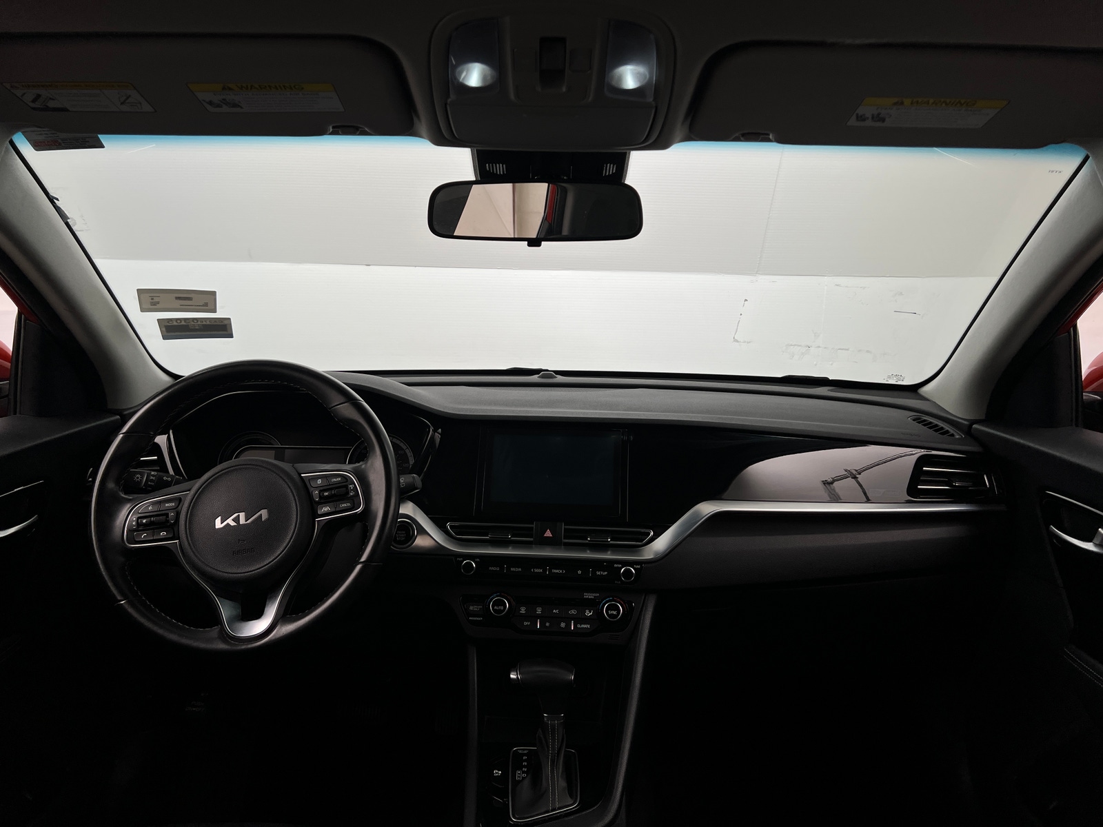 Thumbnail: 2022 Kia Niro - 3