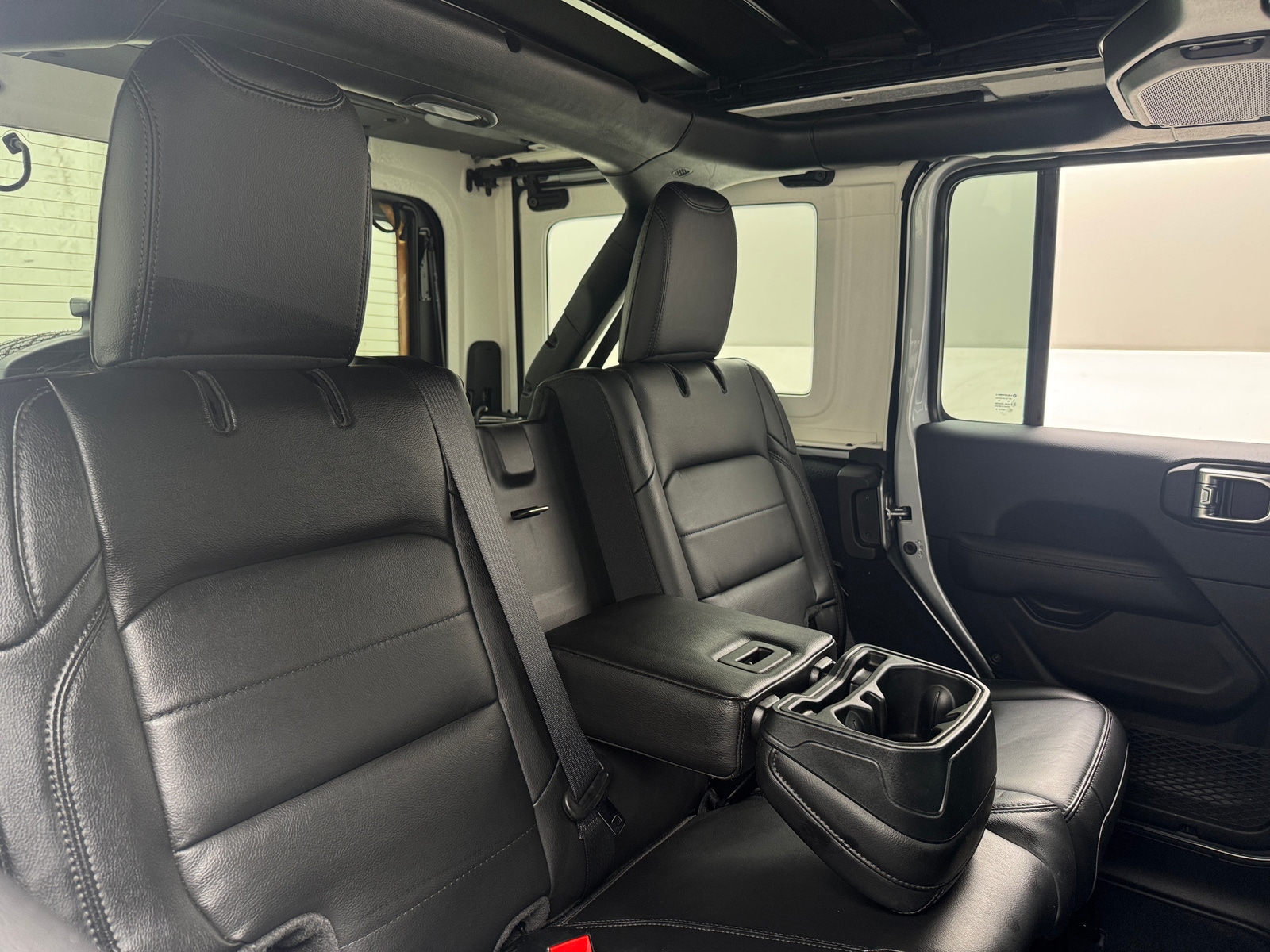 Thumbnail: 2022 Jeep Wrangler - 5