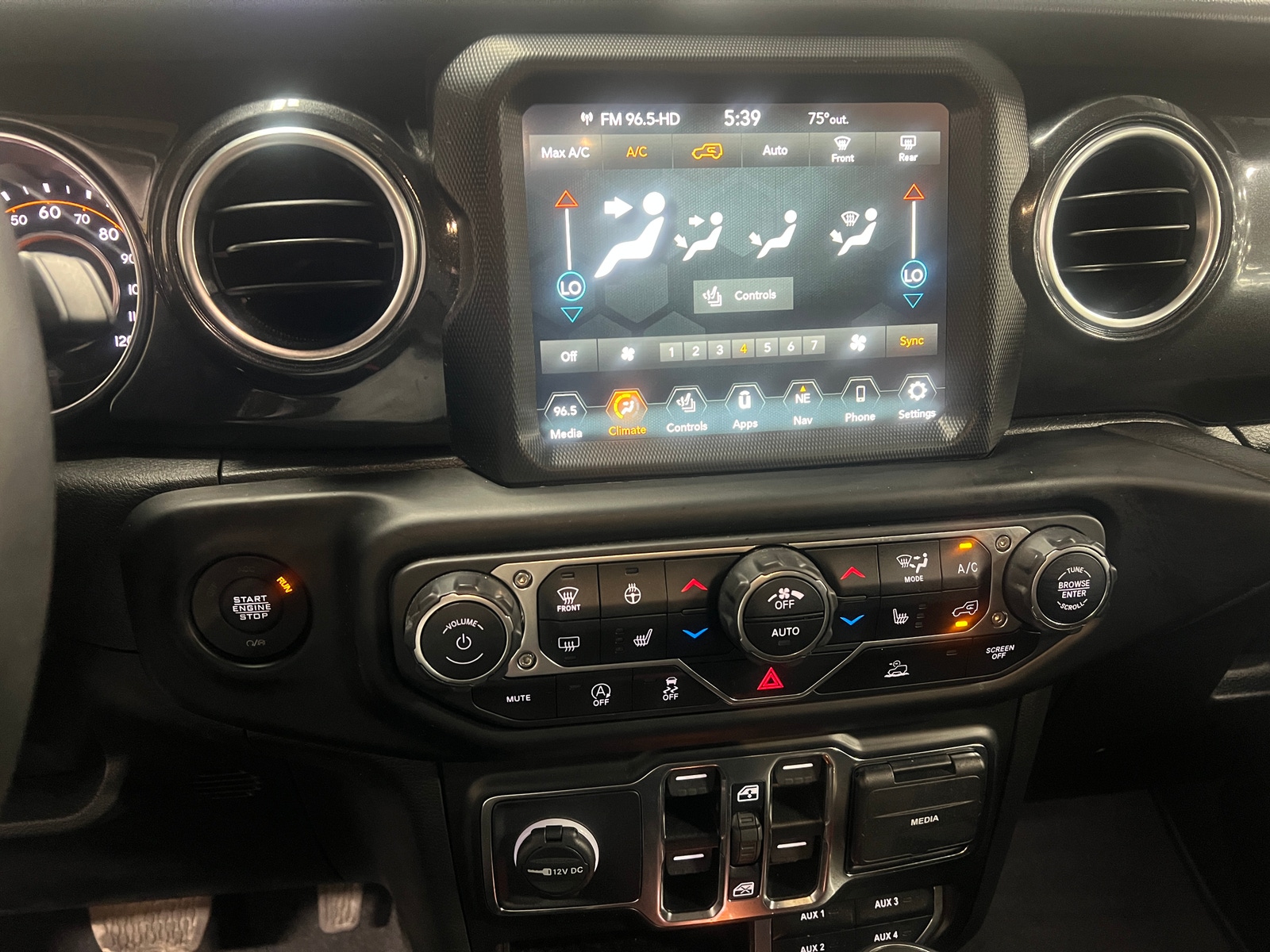 Thumbnail: 2022 Jeep Wrangler - 3