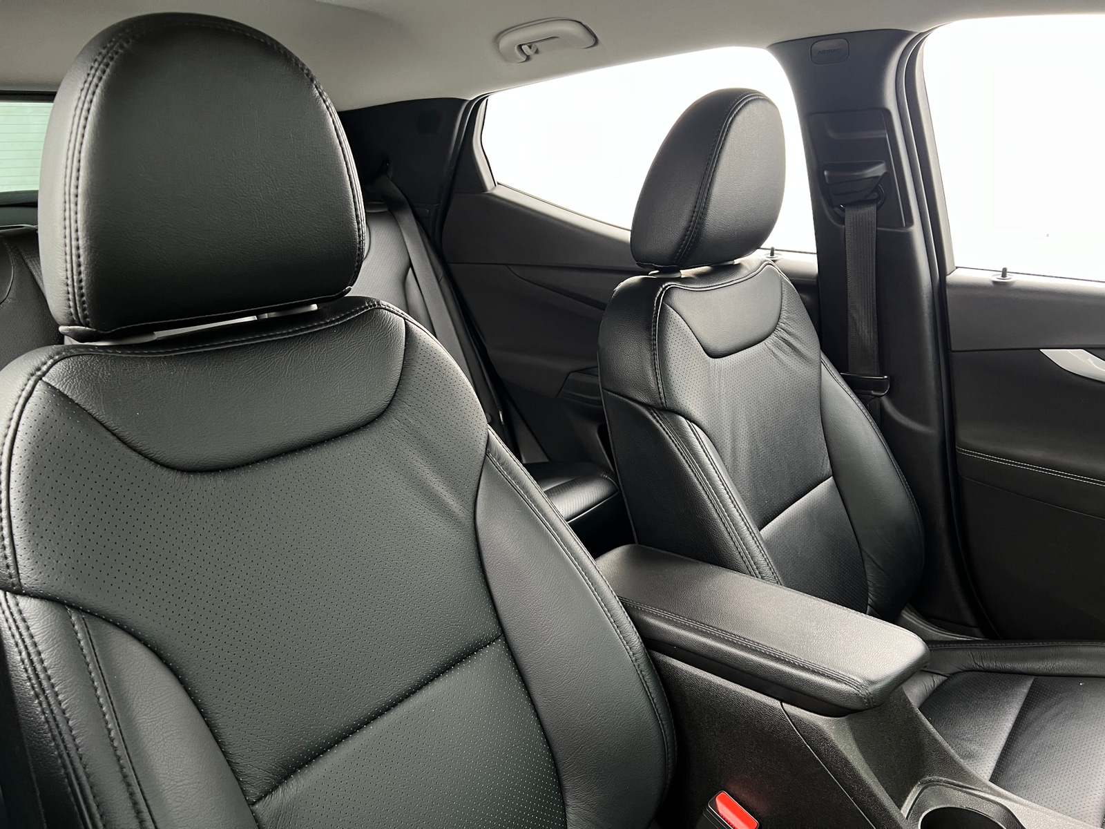 Thumbnail: 2023 Chevrolet Bolt EUV - 2