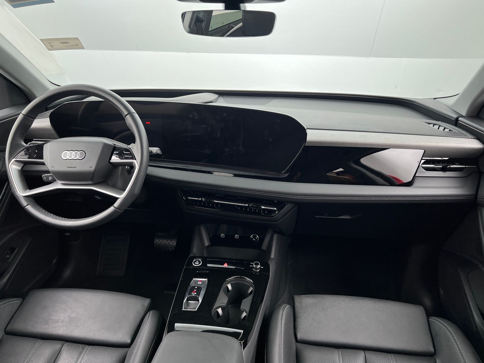Thumbnail: 2025 Audi Q6 e-tron - 2