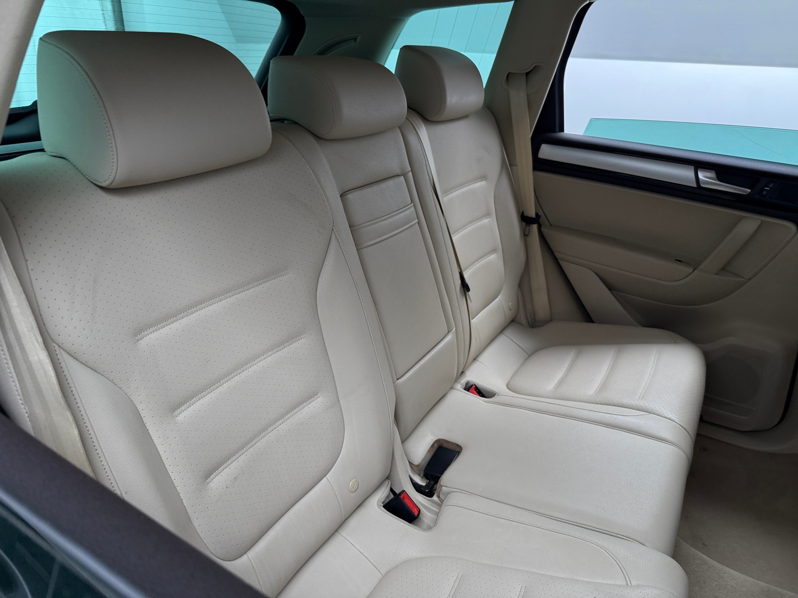 Thumbnail: 2014 Volkswagen Touareg - 6