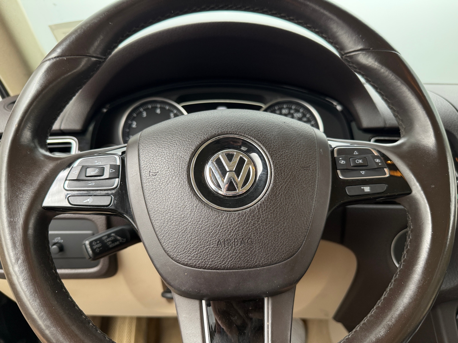 Thumbnail: 2014 Volkswagen Touareg - 5