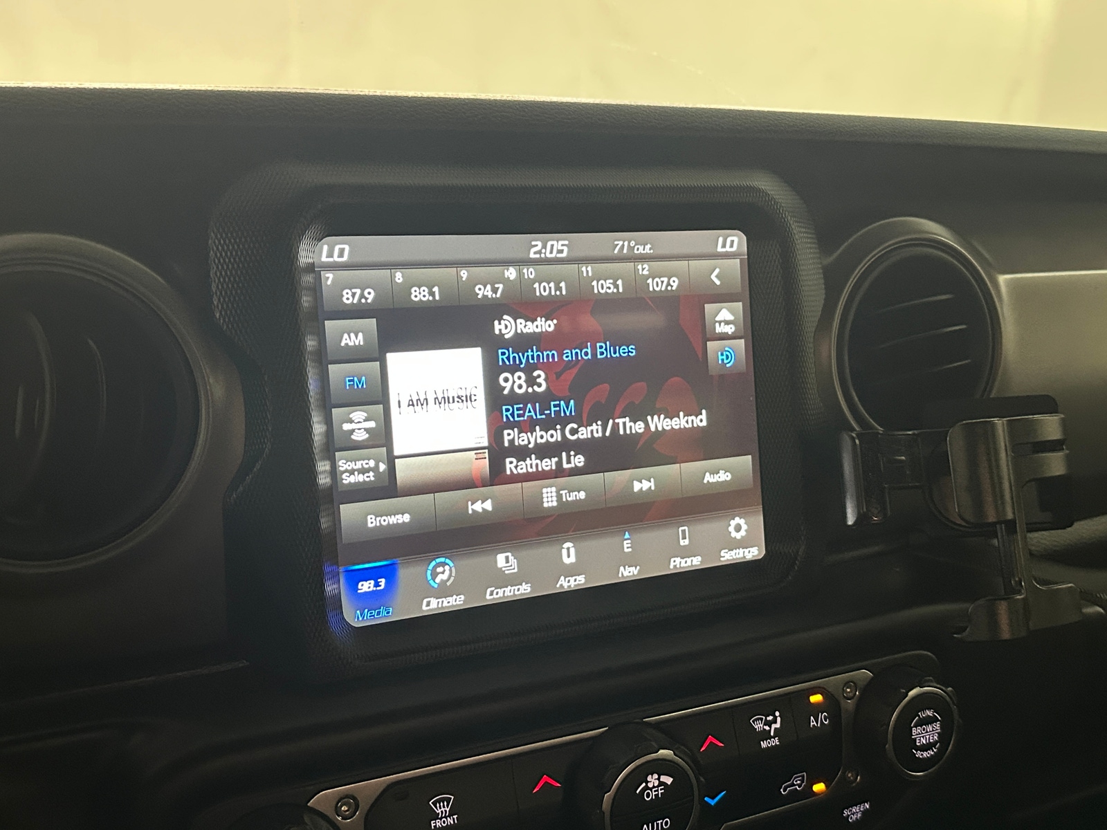 Thumbnail: 2021 Jeep Gladiator - 4