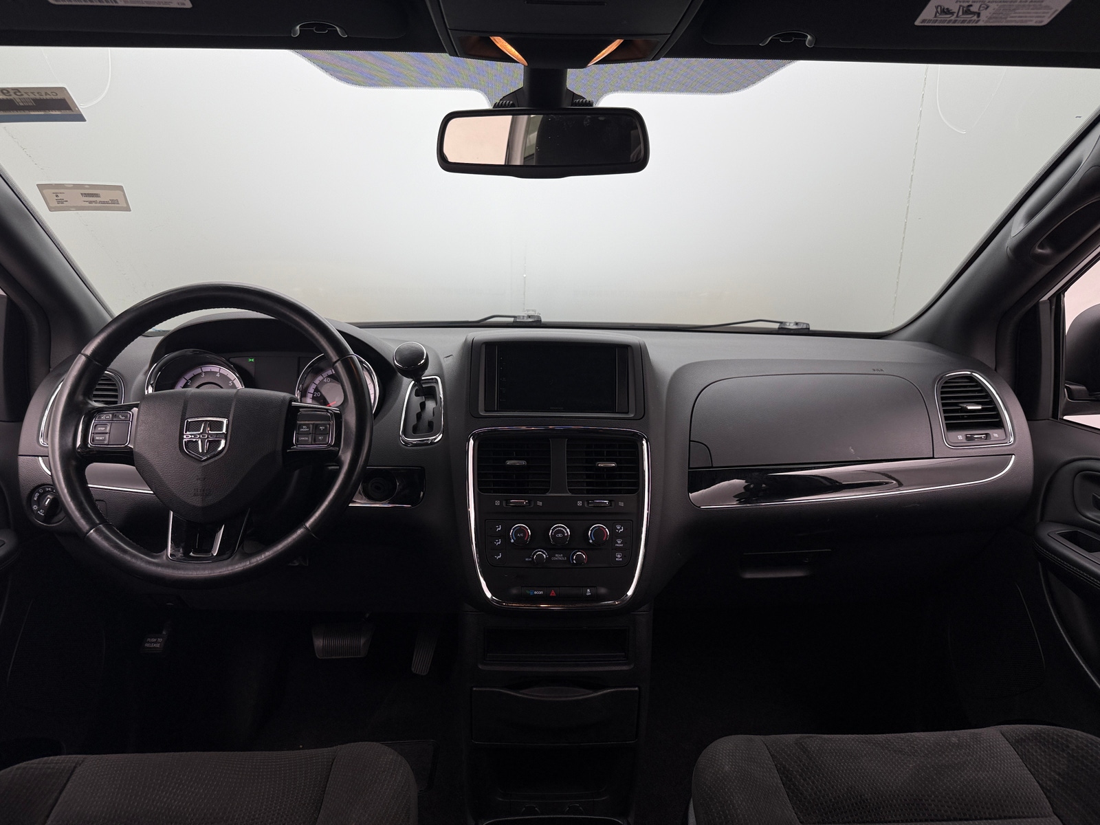 Thumbnail: 2019 Dodge Grand Caravan - 3