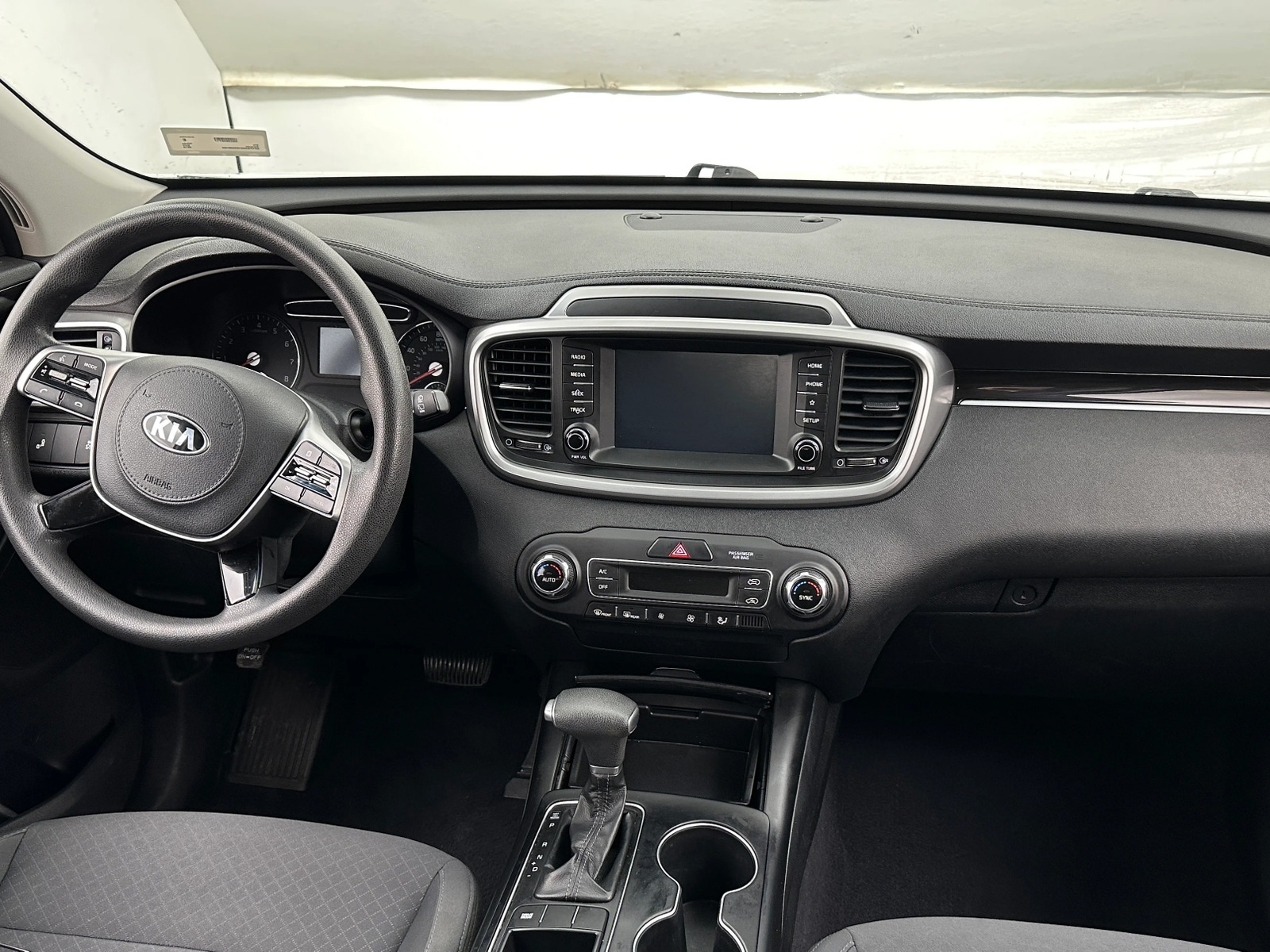 Thumbnail: 2019 Kia Sorento - 3