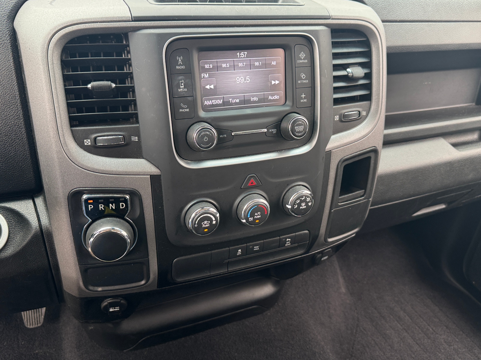 Thumbnail: 2021 RAM 1500 Classic - 4