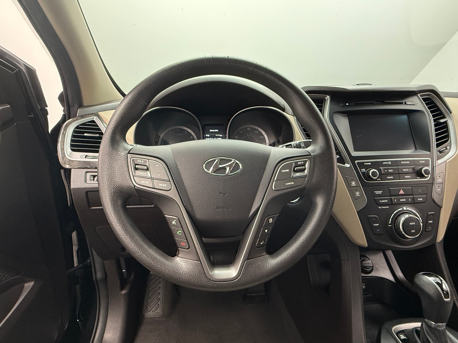 Thumbnail: 2017 Hyundai Santa Fe - 5
