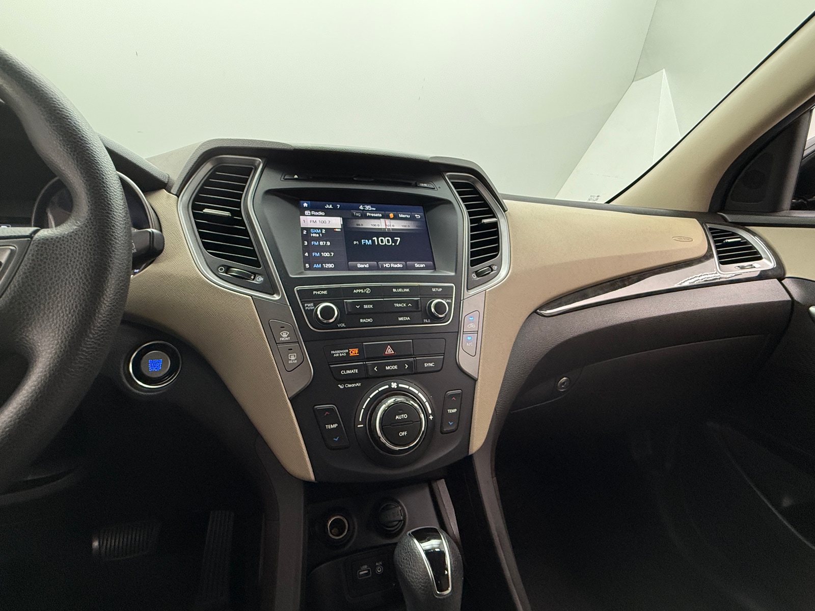 Thumbnail: 2017 Hyundai Santa Fe - 4
