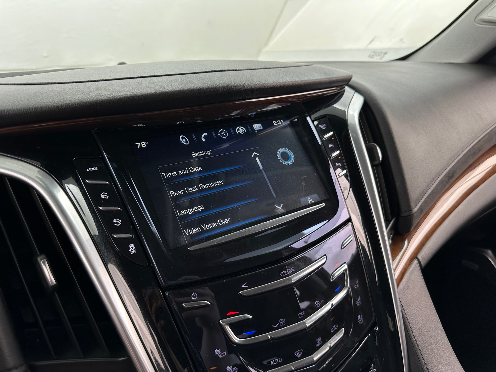 Thumbnail: 2020 Cadillac Escalade - 3