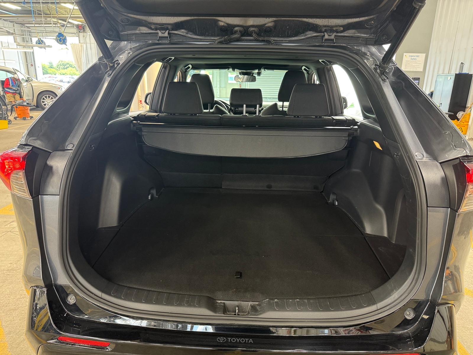 Thumbnail: 2021 Toyota RAV4 - 7