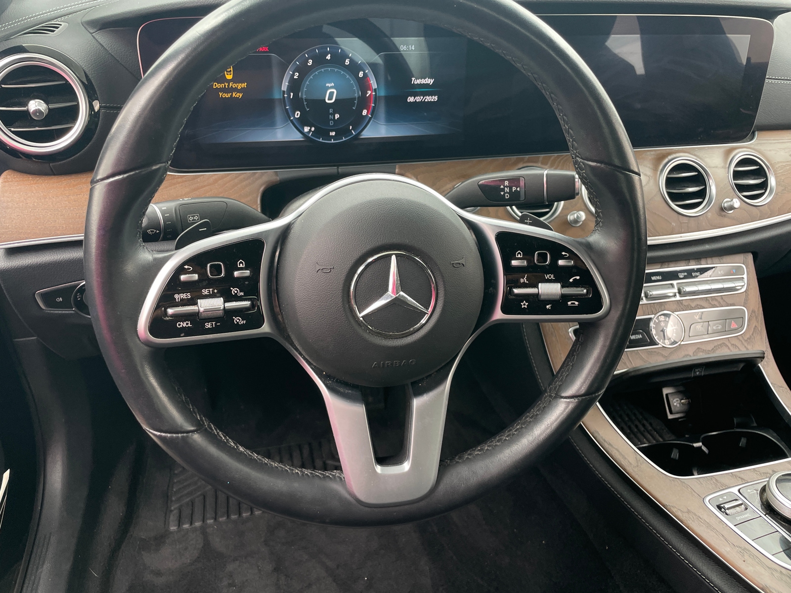 Thumbnail: 2020 Mercedes-Benz E-Class - 4