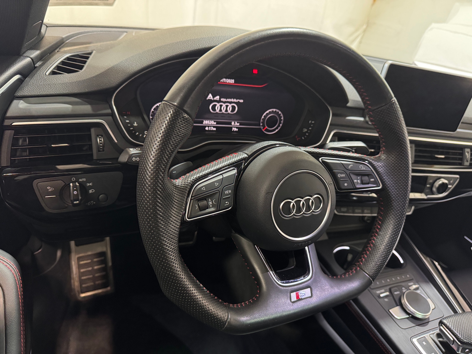 Thumbnail: 2018 Audi A4 - 4