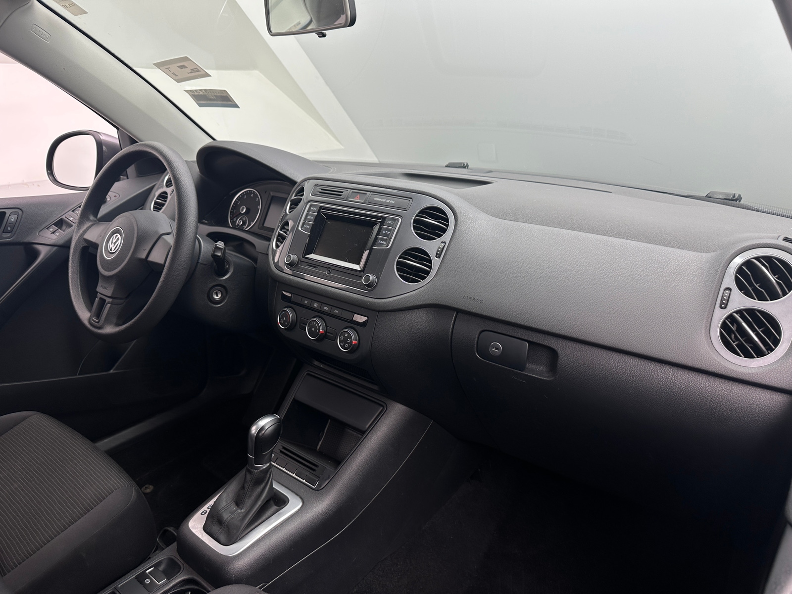 Thumbnail: 2018 Volkswagen Tiguan - 3