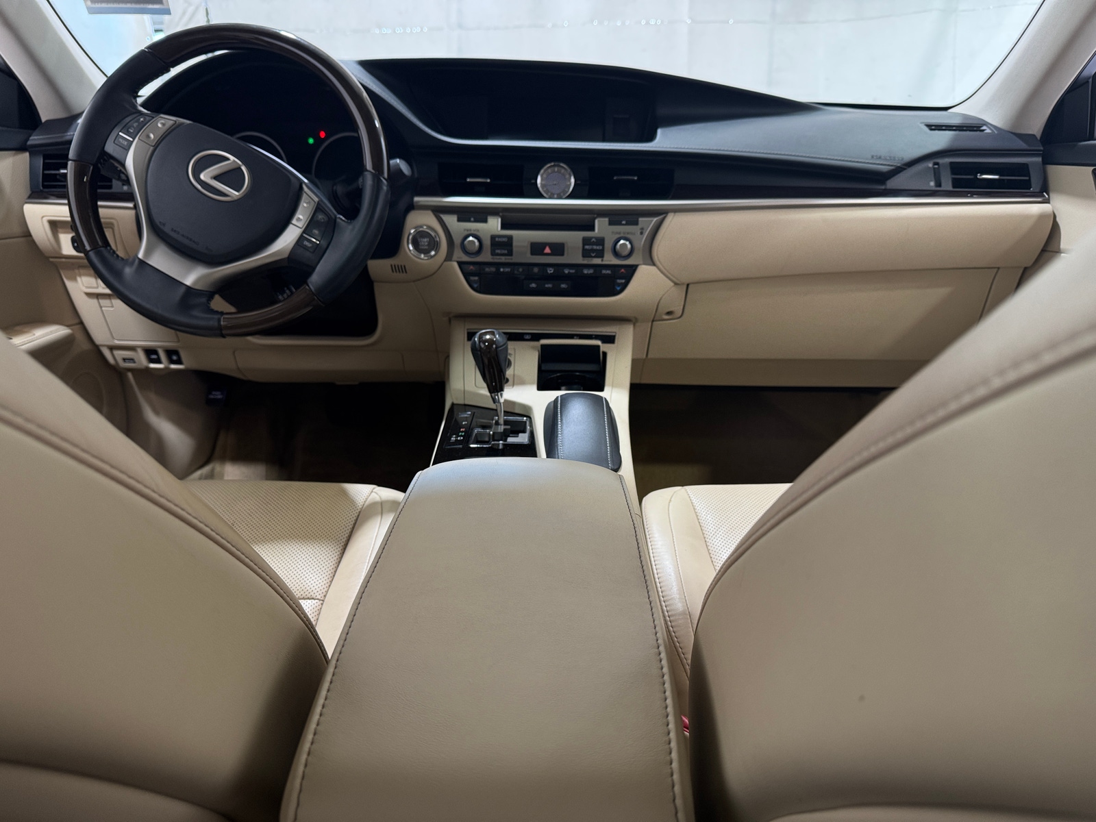 Thumbnail: 2013 Lexus ES - 2
