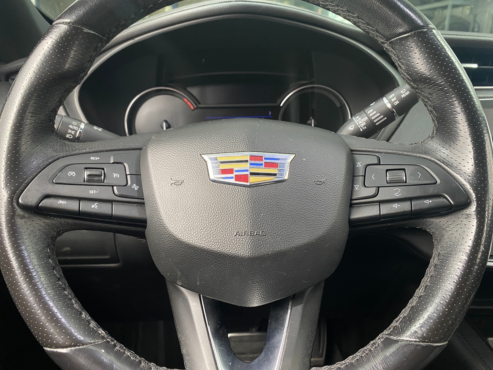 Thumbnail: 2019 Cadillac XT4 - 4