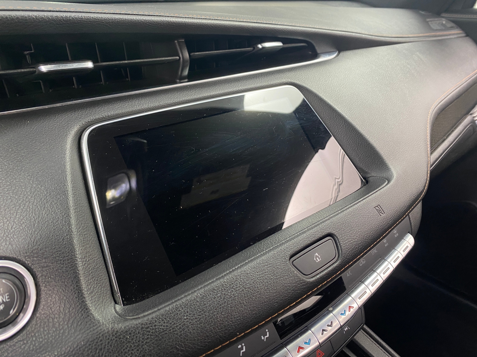 Thumbnail: 2019 Cadillac XT4 - 3