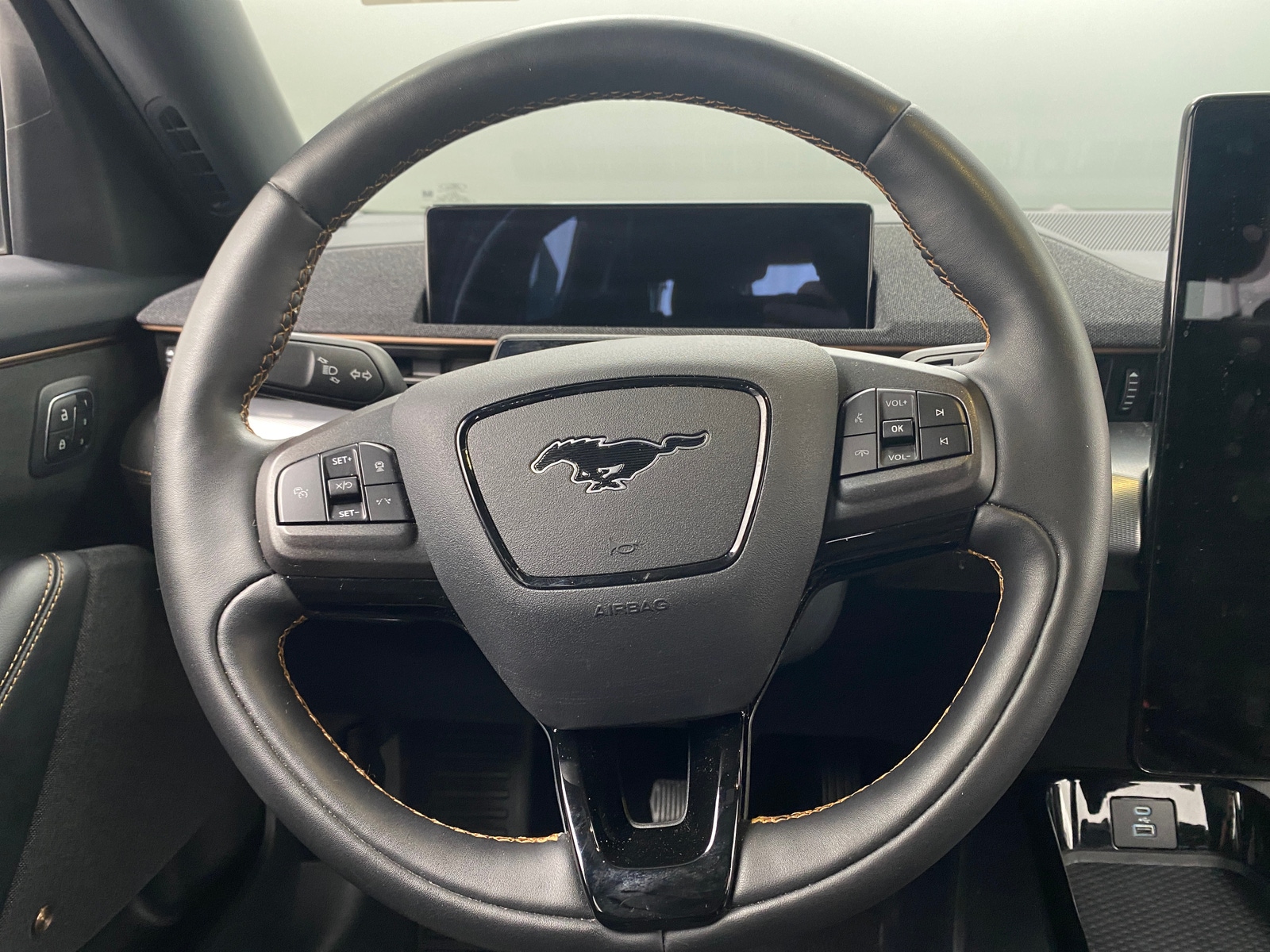 Thumbnail: 2022 Ford Mustang Mach-E - 4