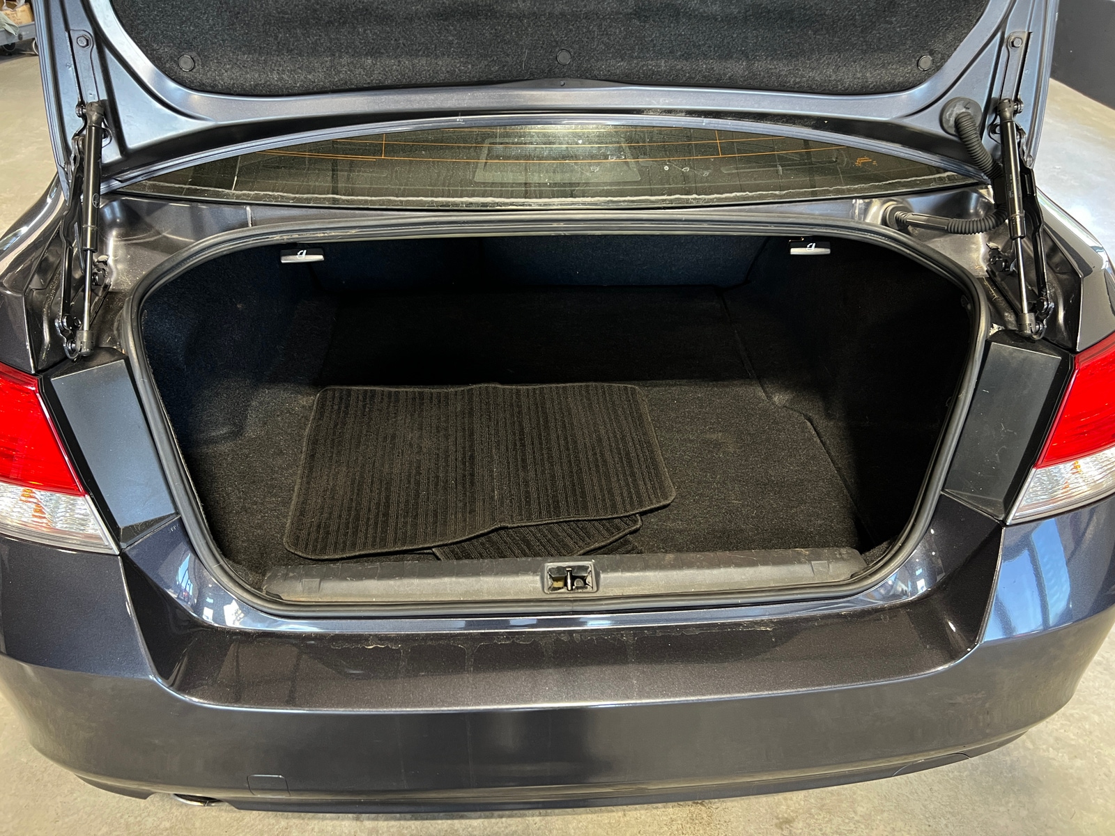 Thumbnail: 2013 Subaru Legacy - 7