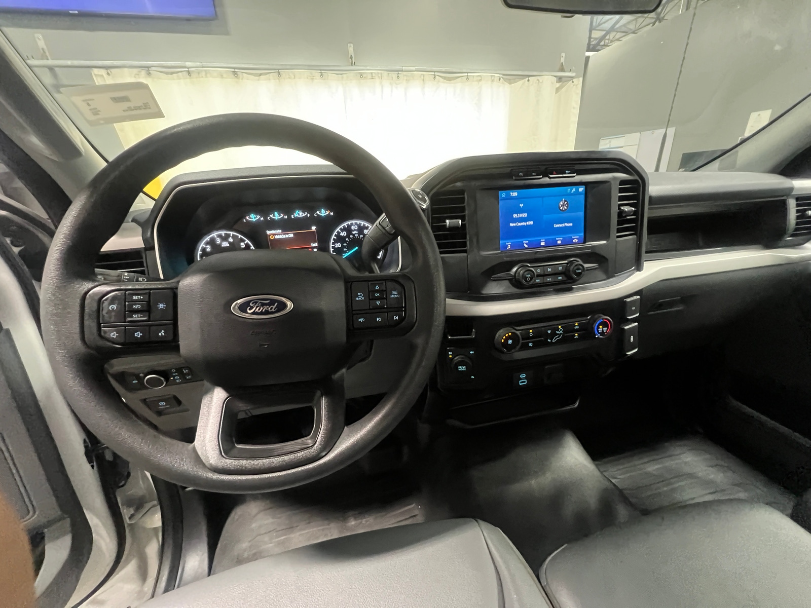Thumbnail: 2023 Ford Econoline - 3