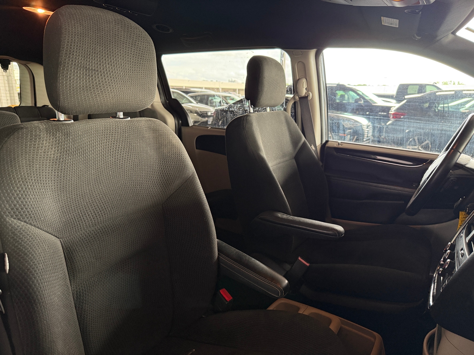 Thumbnail: 2017 Dodge Grand Caravan - 2