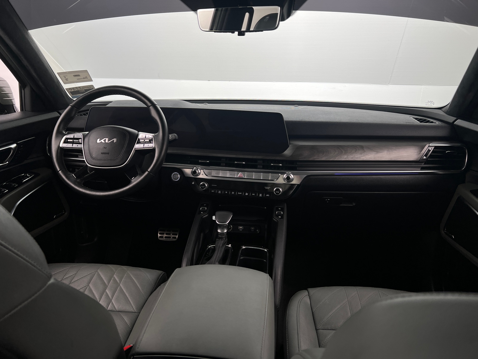 Thumbnail: 2023 Kia Telluride - 2