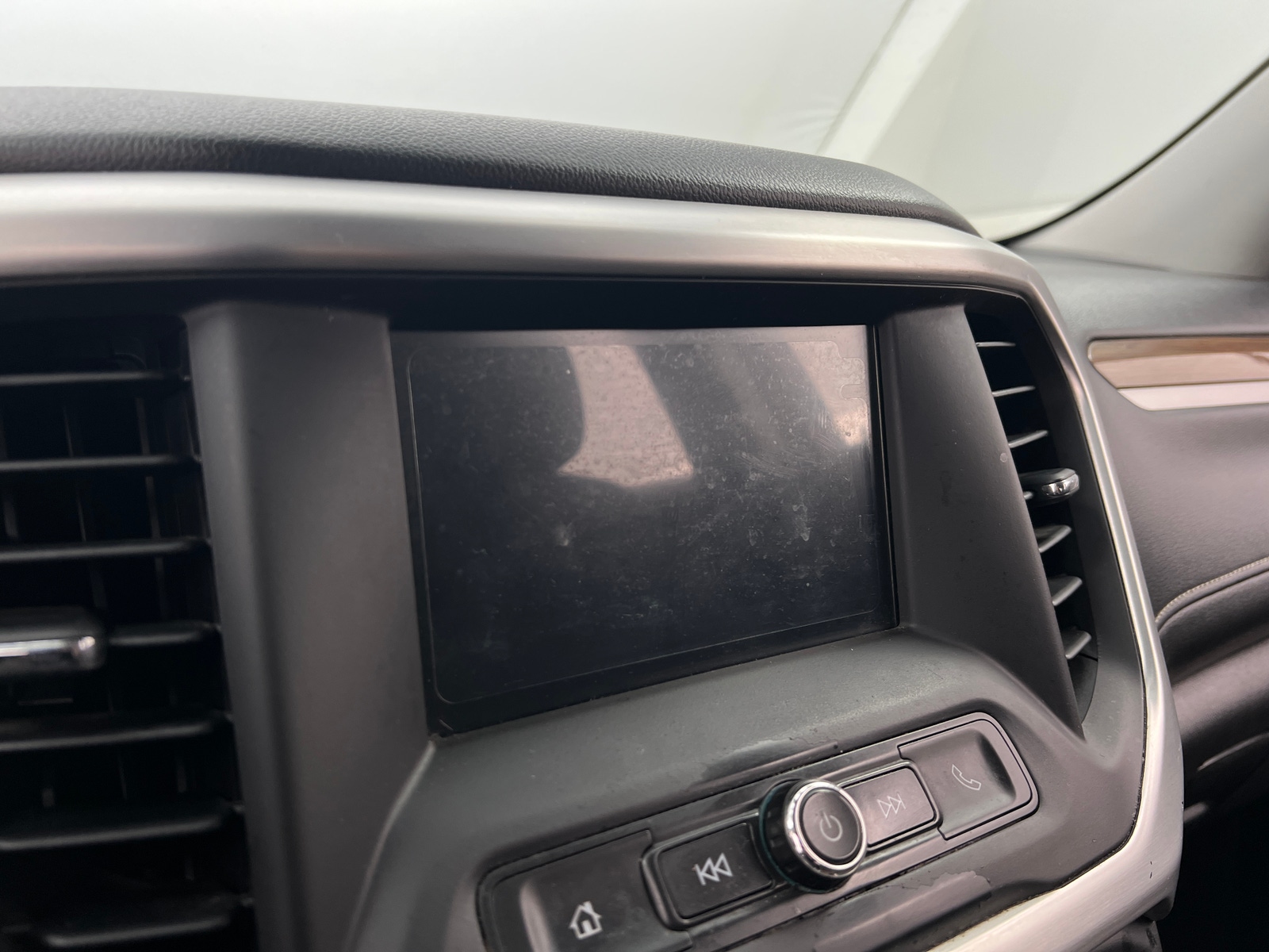 Thumbnail: 2017 GMC Acadia - 4