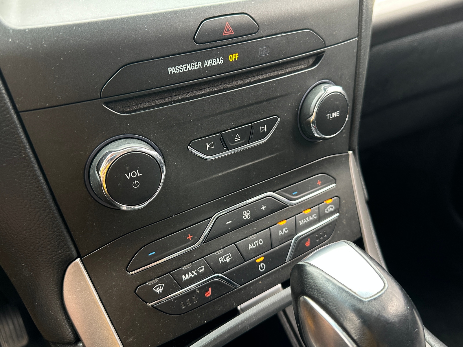 Thumbnail: 2018 Ford Edge - 3
