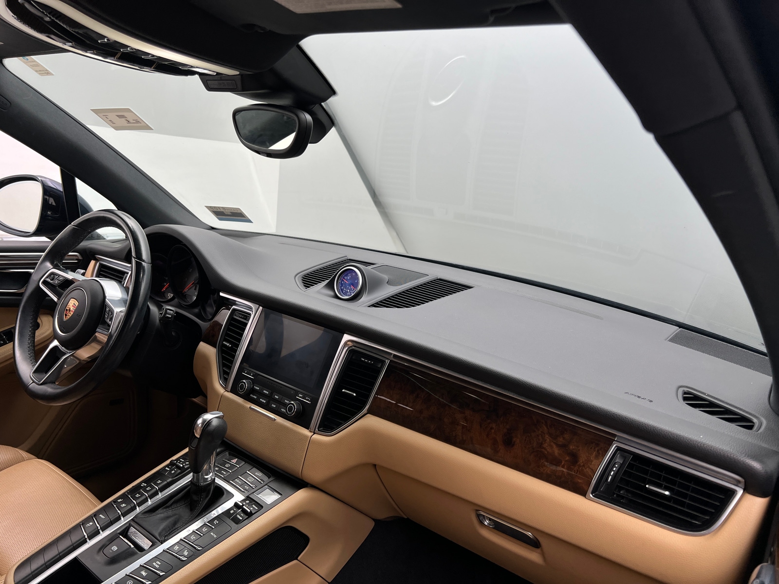 Thumbnail: 2018 Porsche Macan - 2
