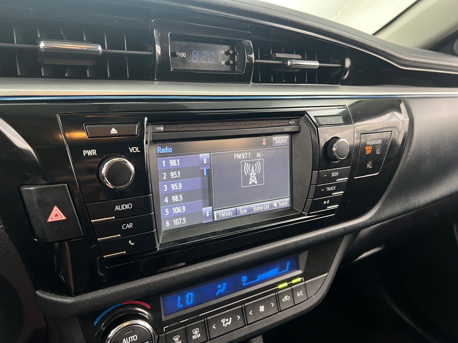 Thumbnail: 2016 Toyota Corolla - 4