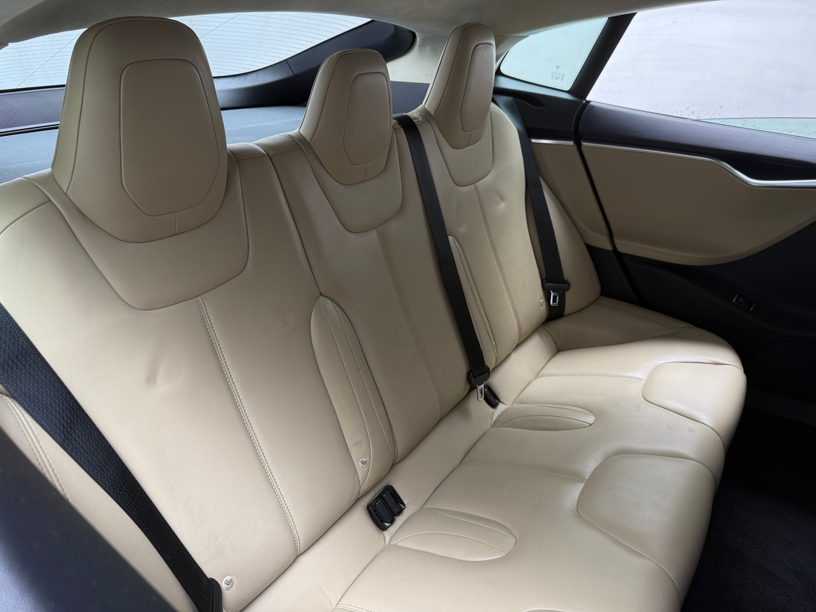 Thumbnail: 2015 Tesla Model S - 5