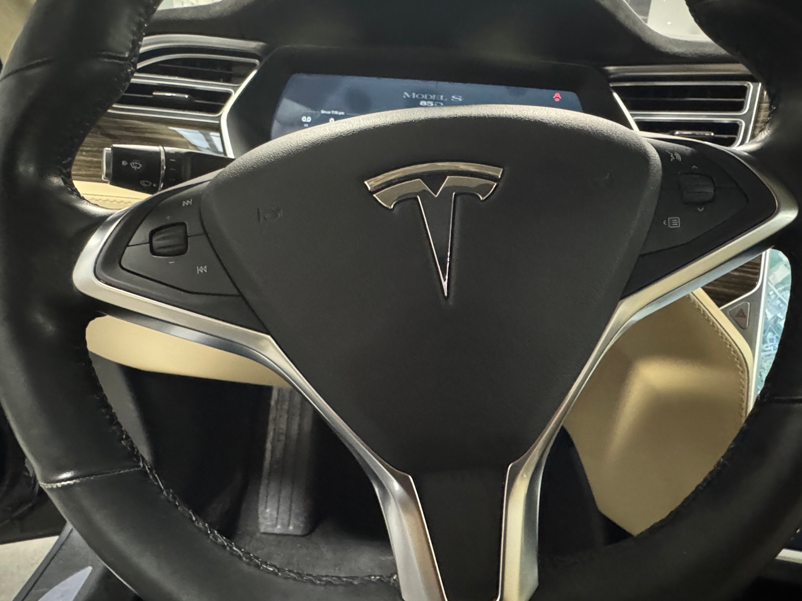 Thumbnail: 2015 Tesla Model S - 4