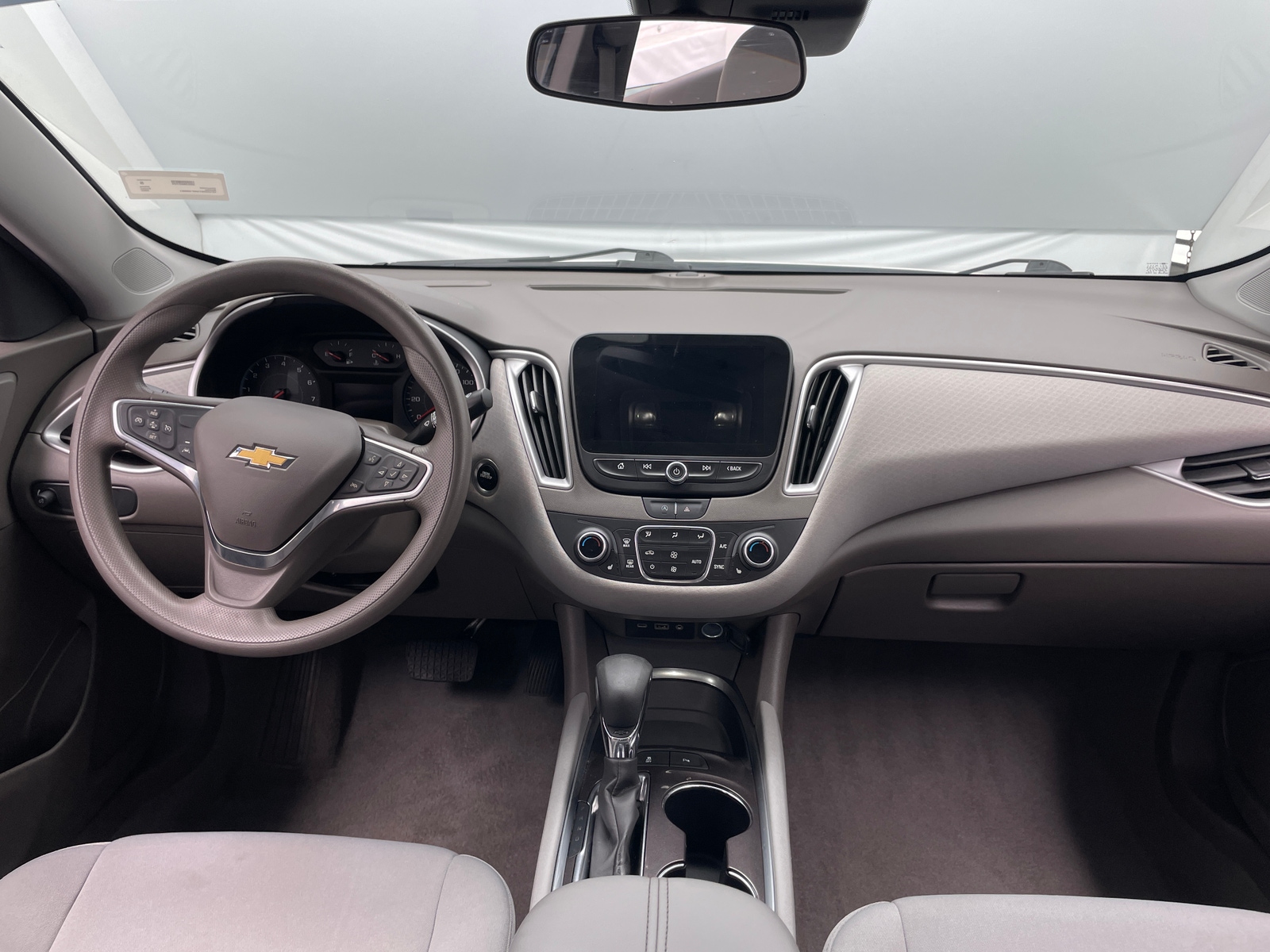 Thumbnail: 2022 Chevrolet Malibu - 3
