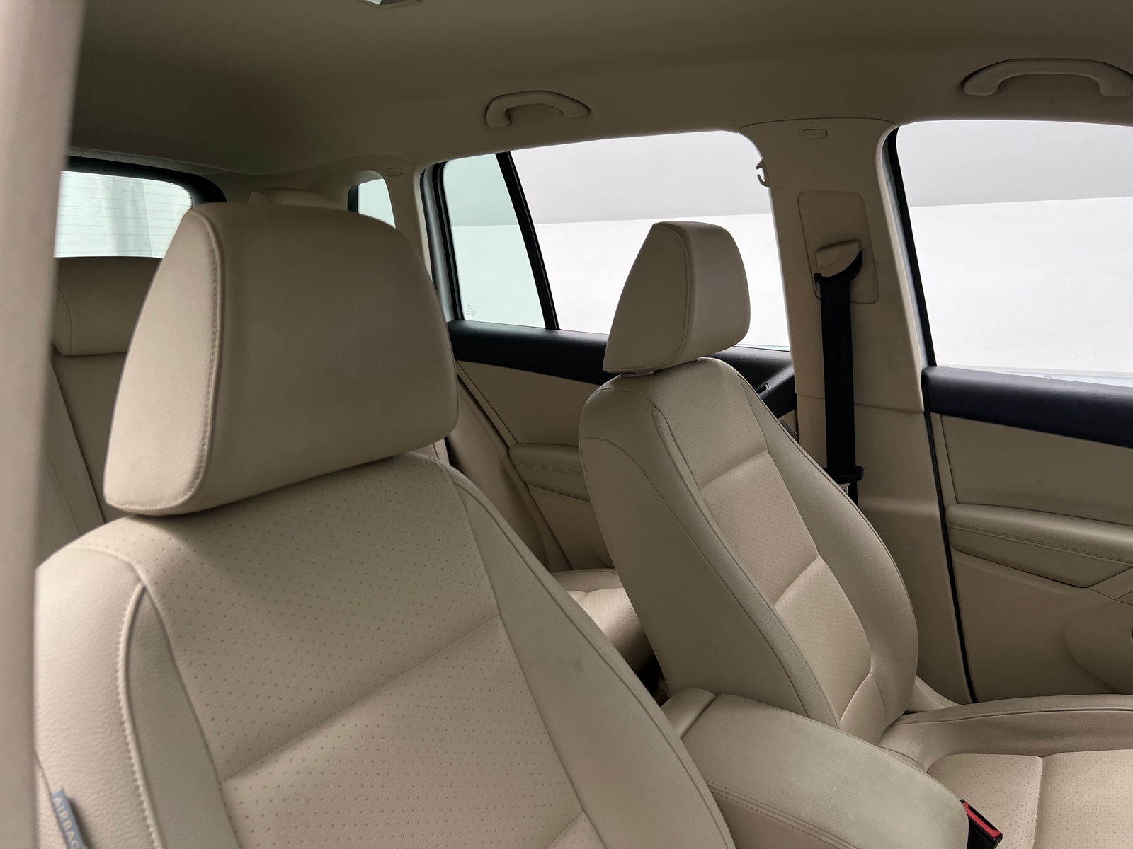 Thumbnail: 2016 Volkswagen Tiguan - 2