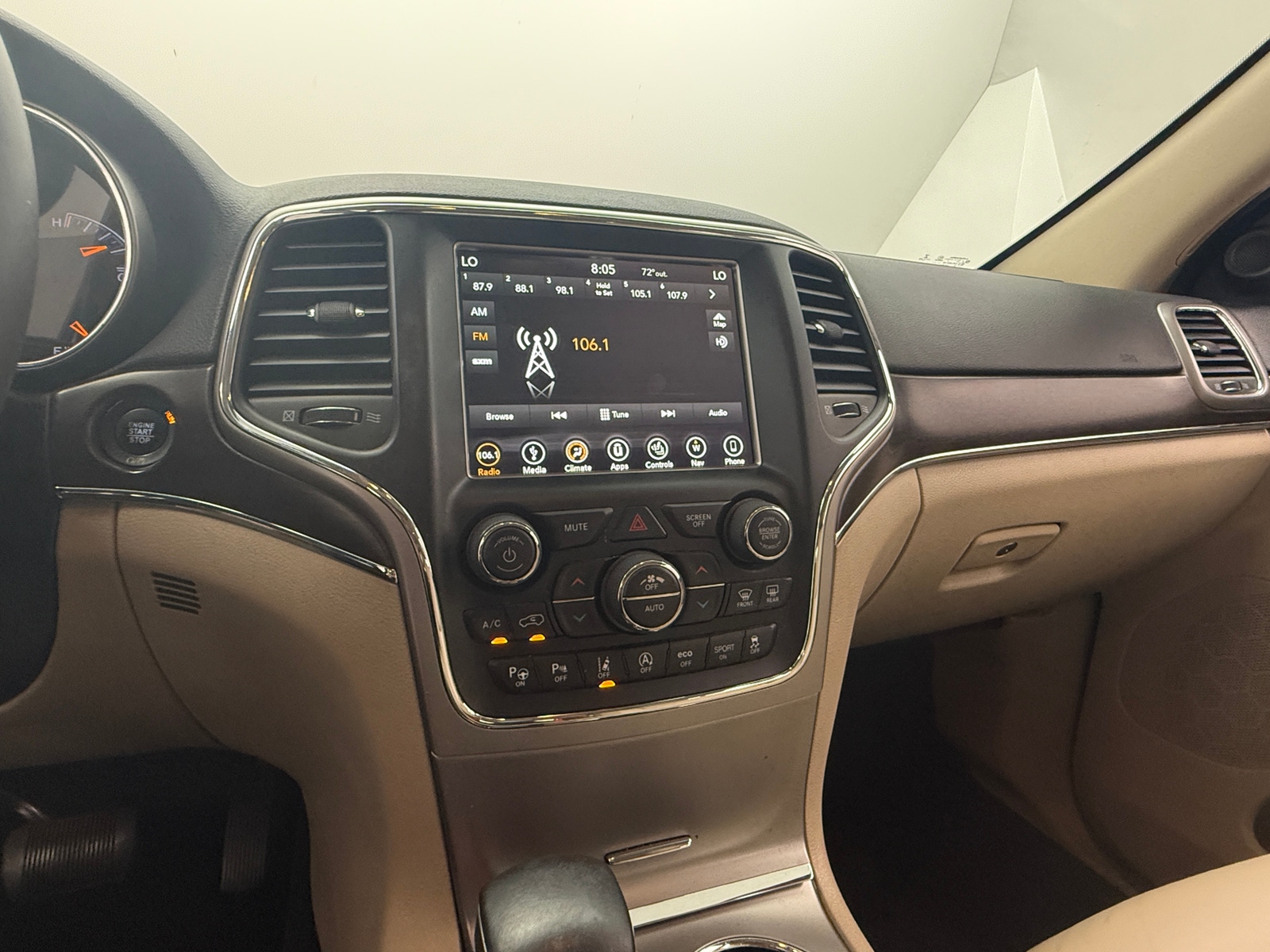 Thumbnail: 2018 Jeep Grand Cherokee - 3