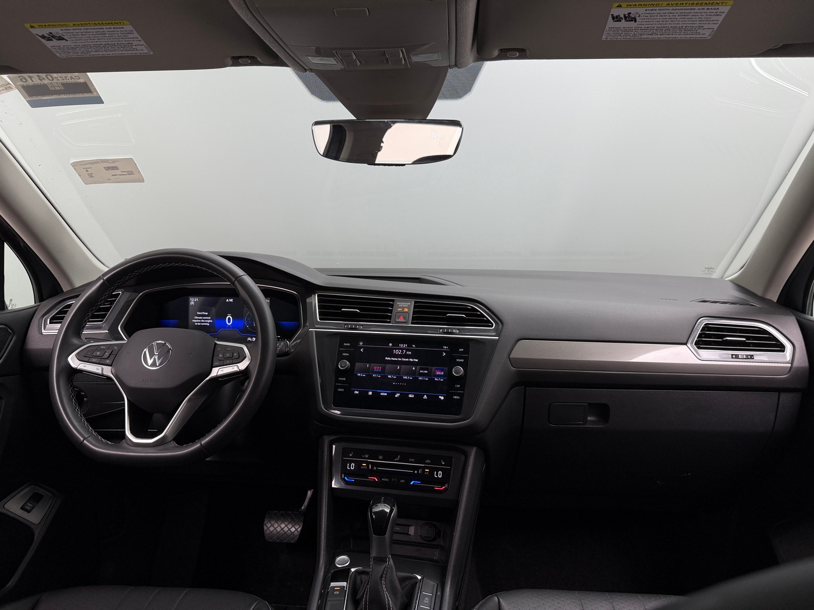 Thumbnail: 2022 Volkswagen Tiguan - 3